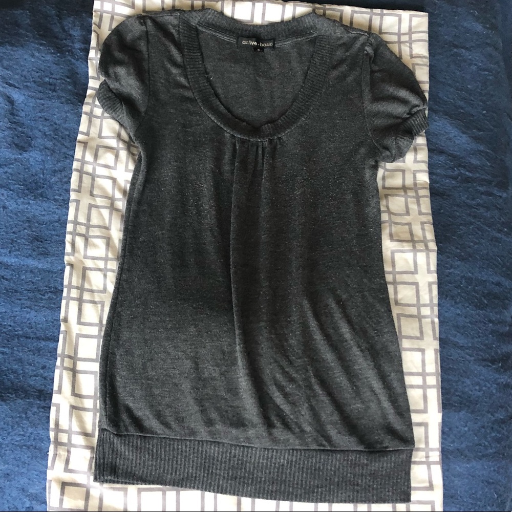 Women’s gray scoop neck